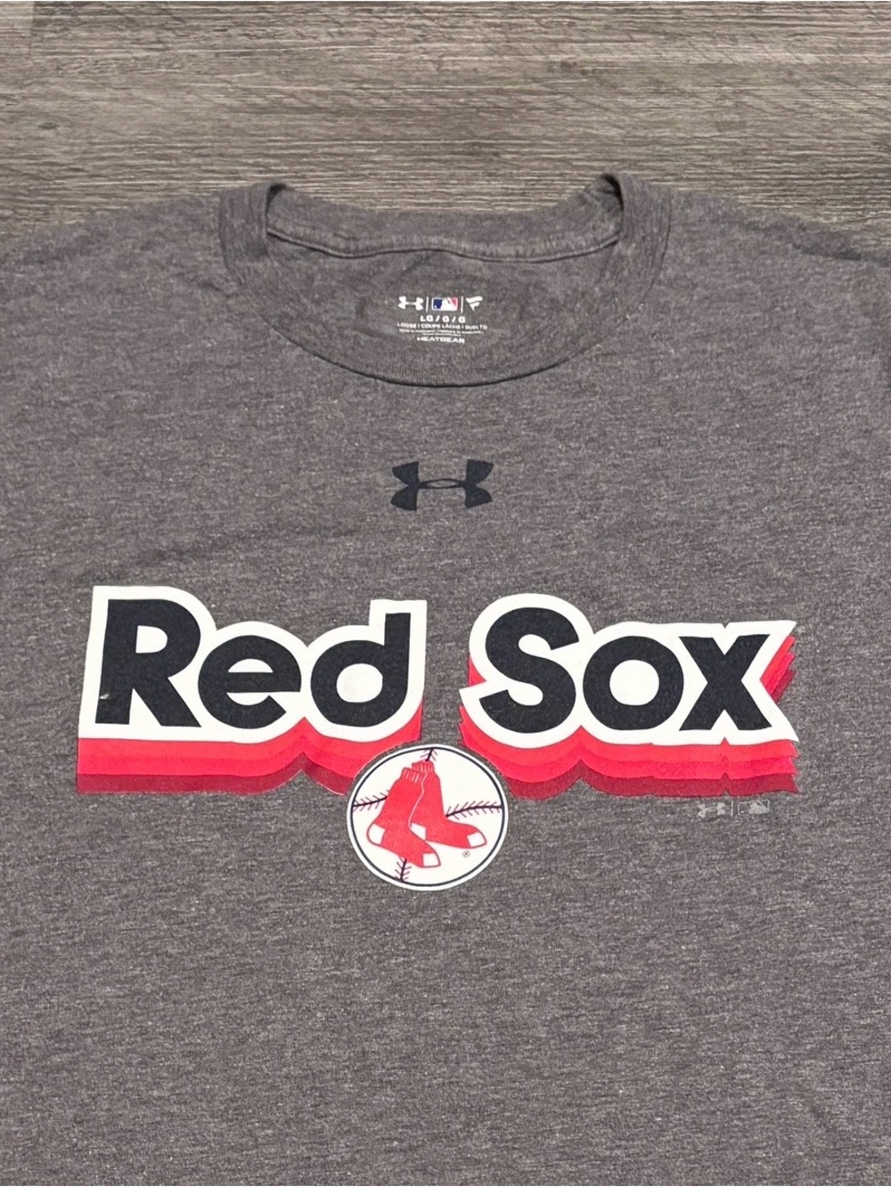 Under Armour Men's Heatgear MLB Boston Red Sox Shirt Large, Gray, Short Sleeve